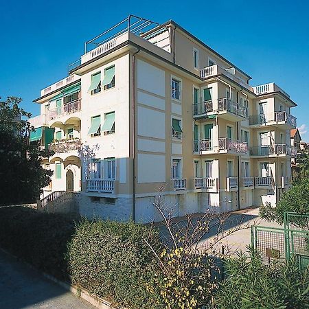 Ligure Residence Борджо-Верецці Екстер'єр фото