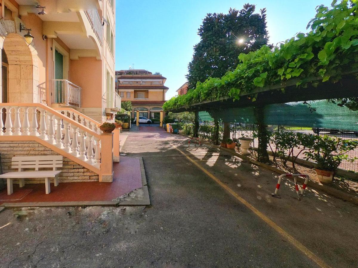Ligure Residence Борджо-Верецці Екстер'єр фото